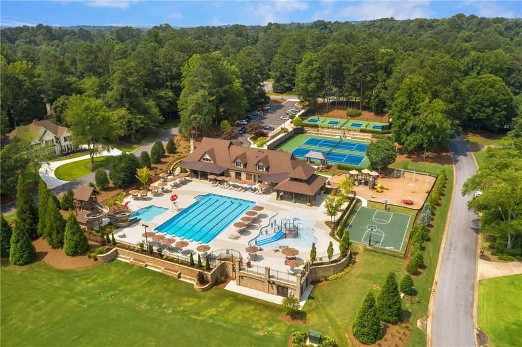 Image 53 of property listing at 950 Tiverton Lane, Johns Creek, GA 30022