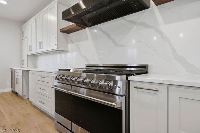 10327 Parkview Mountain Avenue, Las Vegas, NV 89166