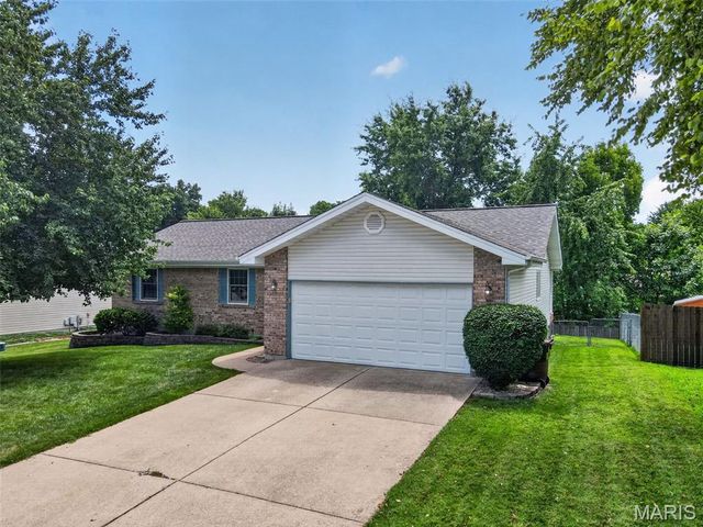 1433 Venus Drive, St Peters, MO 63376