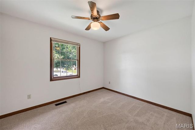 1433 Venus Drive, St Peters, MO 63376