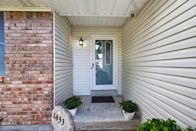 1433 Venus Drive, St Peters, MO 63376