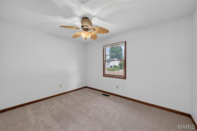 1433 Venus Drive, St Peters, MO 63376