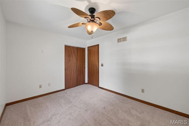 1433 Venus Drive, St Peters, MO 63376