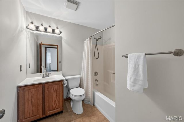 1433 Venus Drive, St Peters, MO 63376