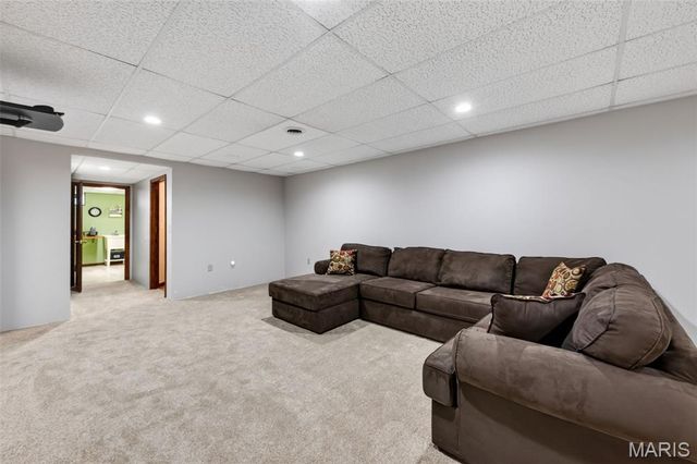 1433 Venus Drive, St Peters, MO 63376