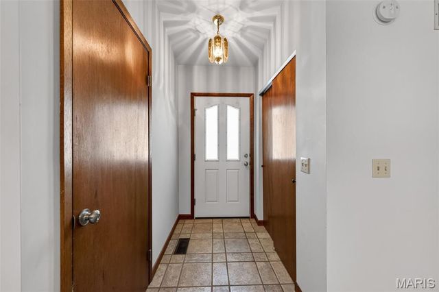 1433 Venus Drive, St Peters, MO 63376