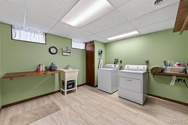 1433 Venus Drive, St Peters, MO 63376
