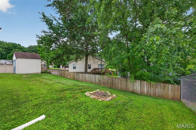 1433 Venus Drive, St Peters, MO 63376