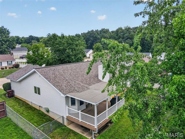 1433 Venus Drive, St Peters, MO 63376