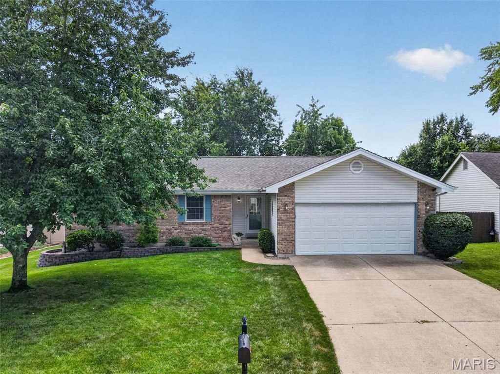 1433 Venus Drive, St Peters, MO 63376