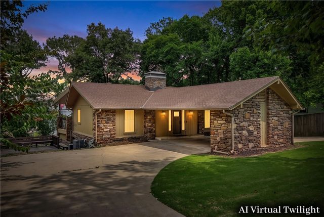 426 N Oliver Avenue, Fayetteville, AR 72701