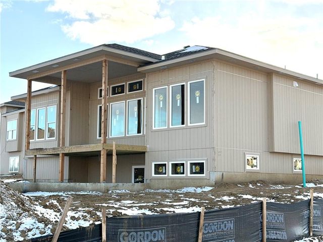 17401 Parkhill Street, Overland Park, KS 66221