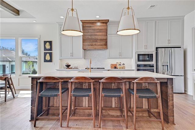 17401 Parkhill Street, Overland Park, KS 66221