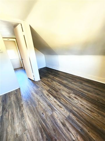 249 E 15th Ave 2, Homestead, PA 15120