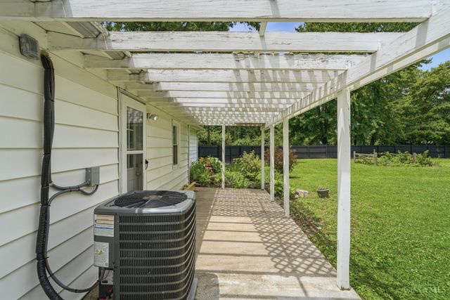 7158 Cozaddale Road, Goshen Twp, OH 45122