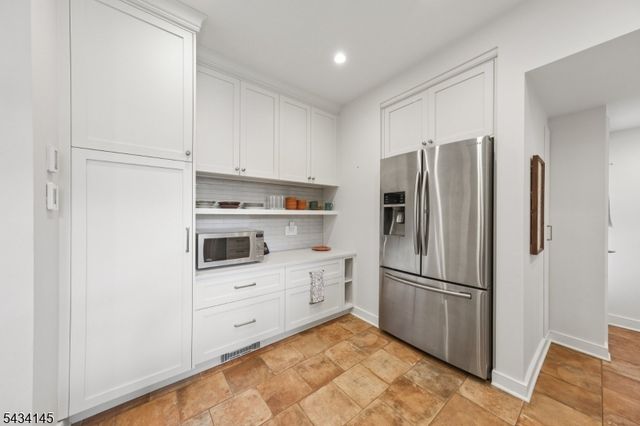 14 Holland Ter, Montclair Twp., NJ 07042