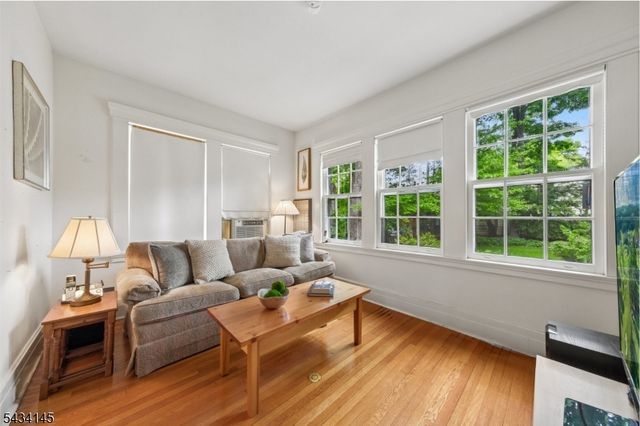 14 Holland Ter, Montclair Twp., NJ 07042