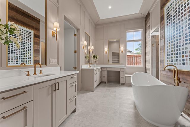 643 Adelia Ln, Baton Rouge, LA 70806