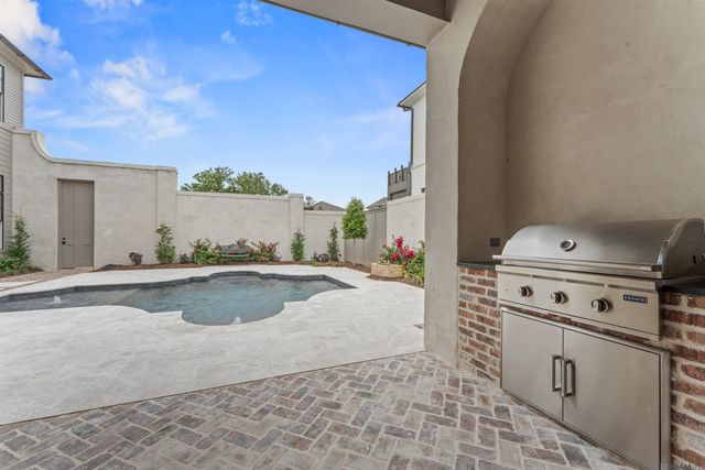 643 Adelia Ln, Baton Rouge, LA 70806