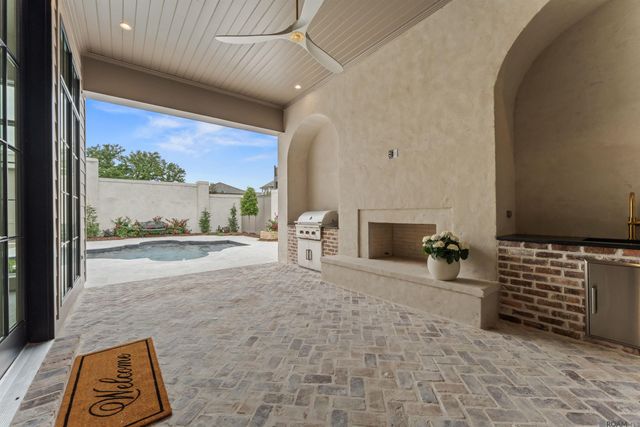 643 Adelia Ln, Baton Rouge, LA 70806