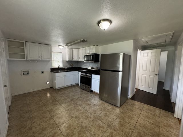1427 Diceman Avenue, Dallas, TX 75203