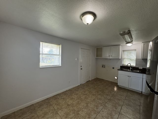 1427 Diceman Avenue, Dallas, TX 75203