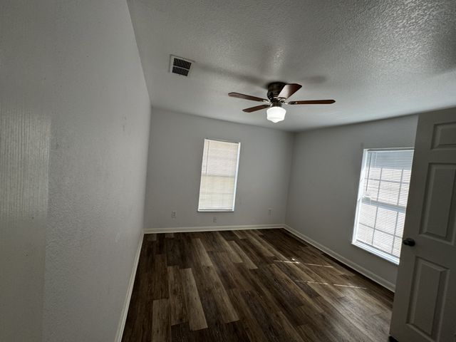 1427 Diceman Avenue, Dallas, TX 75203