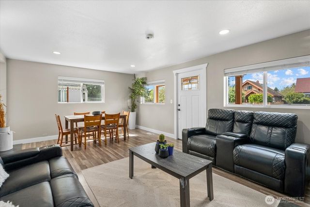 3571 E K Street, Tacoma, WA 98404