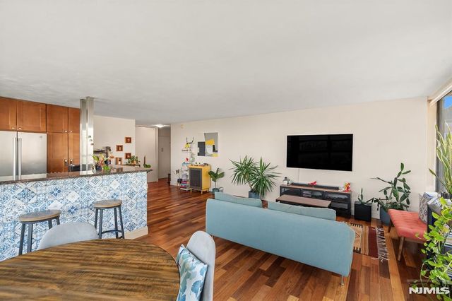 6050 Boulevard East 4C, West New York, NJ 07093