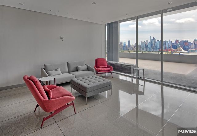 6050 Boulevard East 4C, West New York, NJ 07093