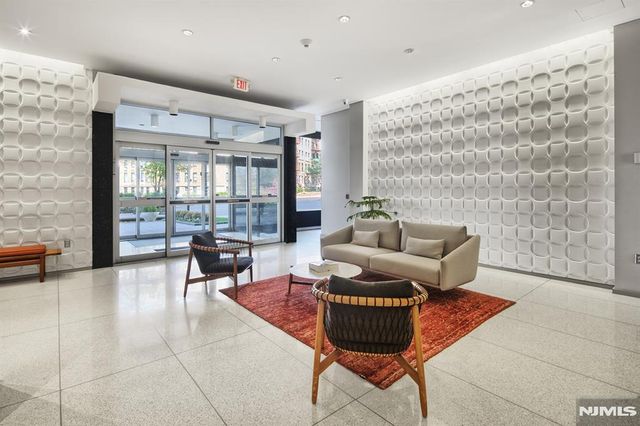 6050 Boulevard East 4C, West New York, NJ 07093