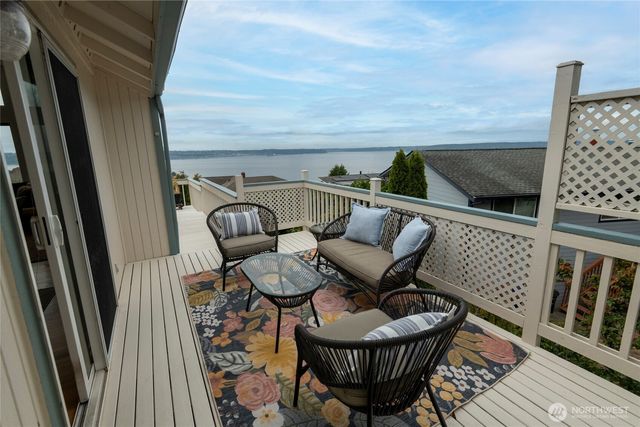 5815 Frances Avenue NE, Tacoma, WA 98422