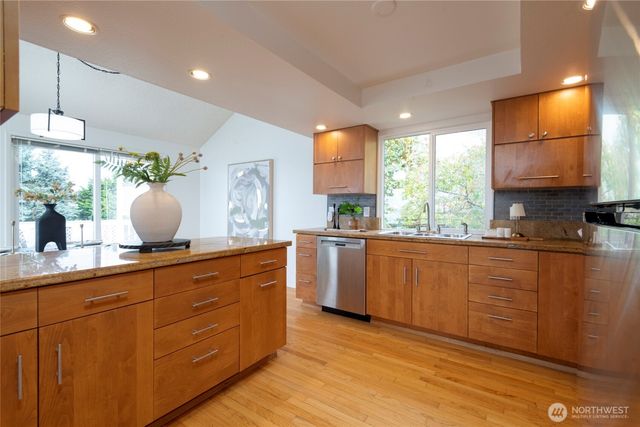 5815 Frances Avenue NE, Tacoma, WA 98422