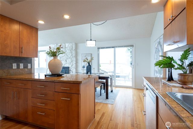 5815 Frances Avenue NE, Tacoma, WA 98422
