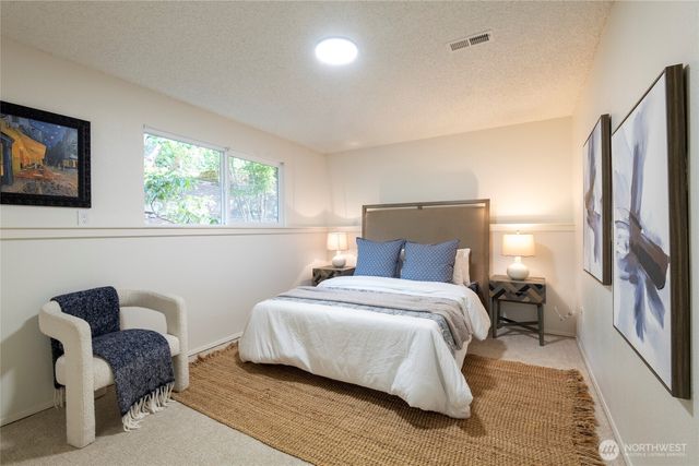 5815 Frances Avenue NE, Tacoma, WA 98422