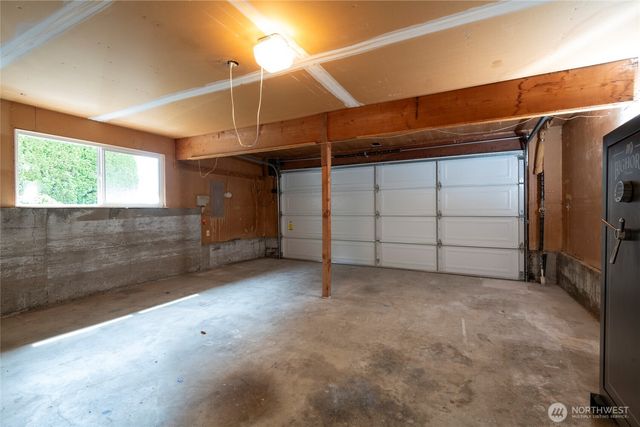 5815 Frances Avenue NE, Tacoma, WA 98422