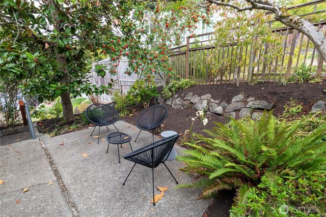 5815 Frances Avenue NE, Tacoma, WA 98422