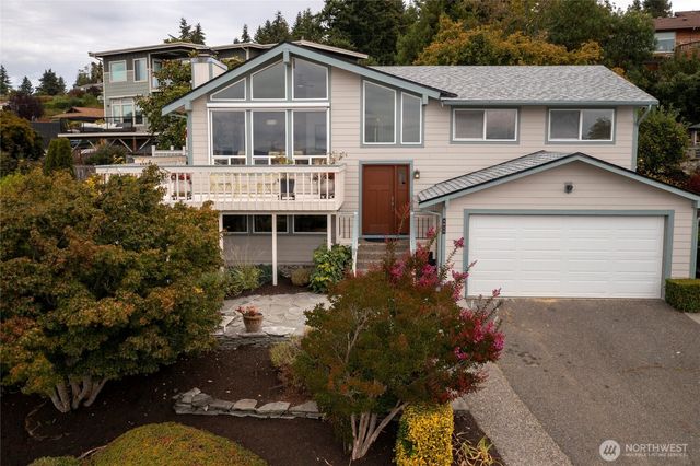 5815 Frances Avenue NE, Tacoma, WA 98422