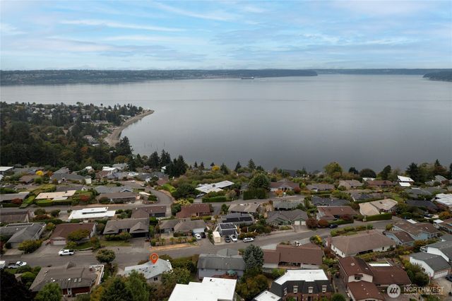 5815 Frances Avenue NE, Tacoma, WA 98422