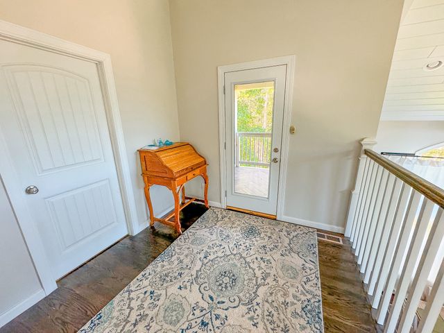 4042 Jones Hollow Road, Lobelville, TN 37097