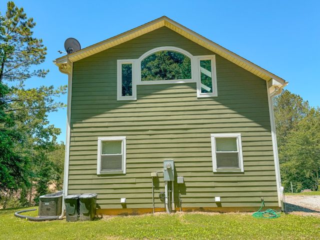 4042 Jones Hollow Road, Lobelville, TN 37097