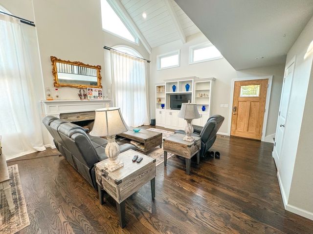 4042 Jones Hollow Road, Lobelville, TN 37097