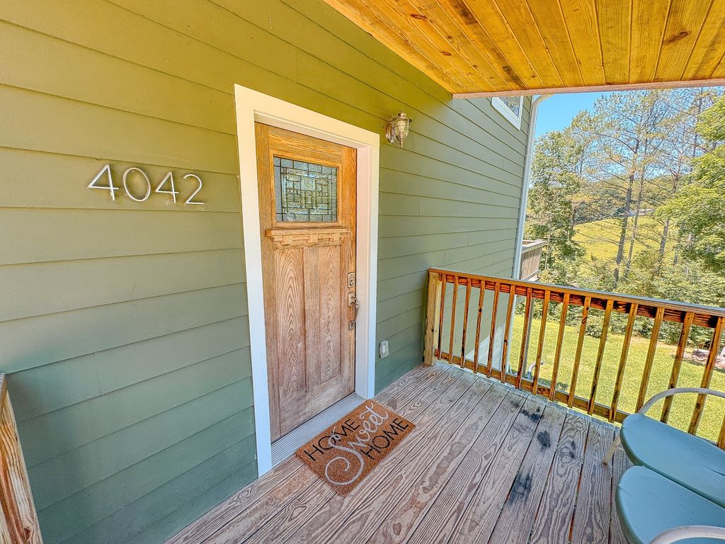 4042 Jones Hollow Road, Lobelville, TN 37097