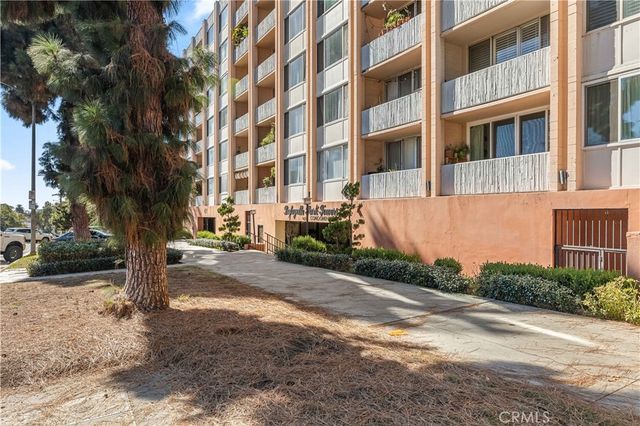 421 S La Fayette Park 406, Los Angeles, CA 90057