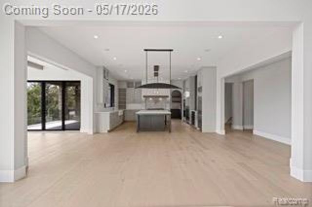 4592 Pinnacle Boulevard, Oakland Charter Township, MI 48306