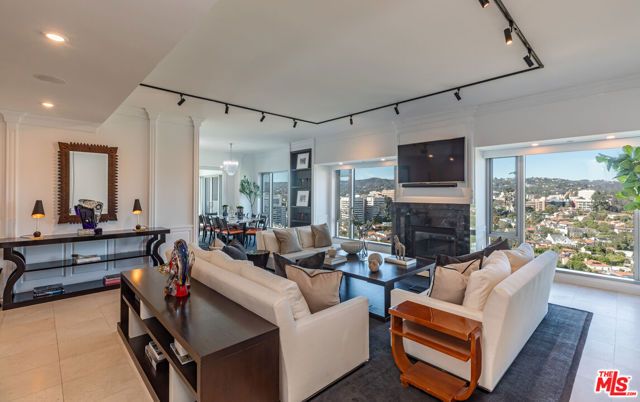 10727 Wilshire Boulevard 1702, Los Angeles, CA 90024