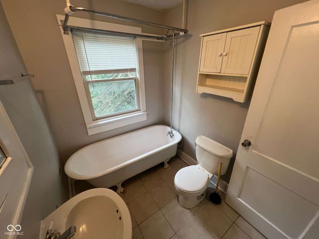 3948 Boulevard Place, Indianapolis, IN 46208