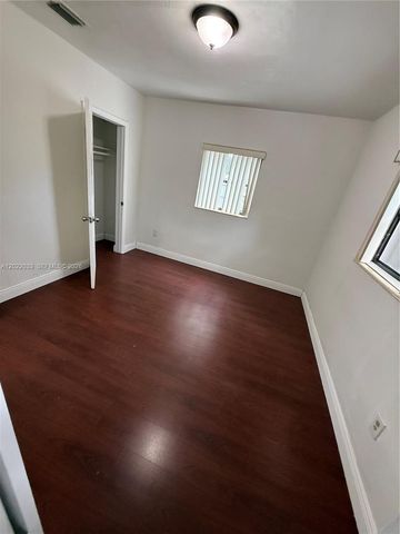 17520 NW 40th Ave, Miami Gardens, FL 33055