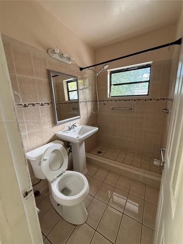 17520 NW 40th Ave, Miami Gardens, FL 33055