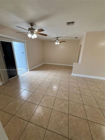 17520 NW 40th Ave, Miami Gardens, FL 33055